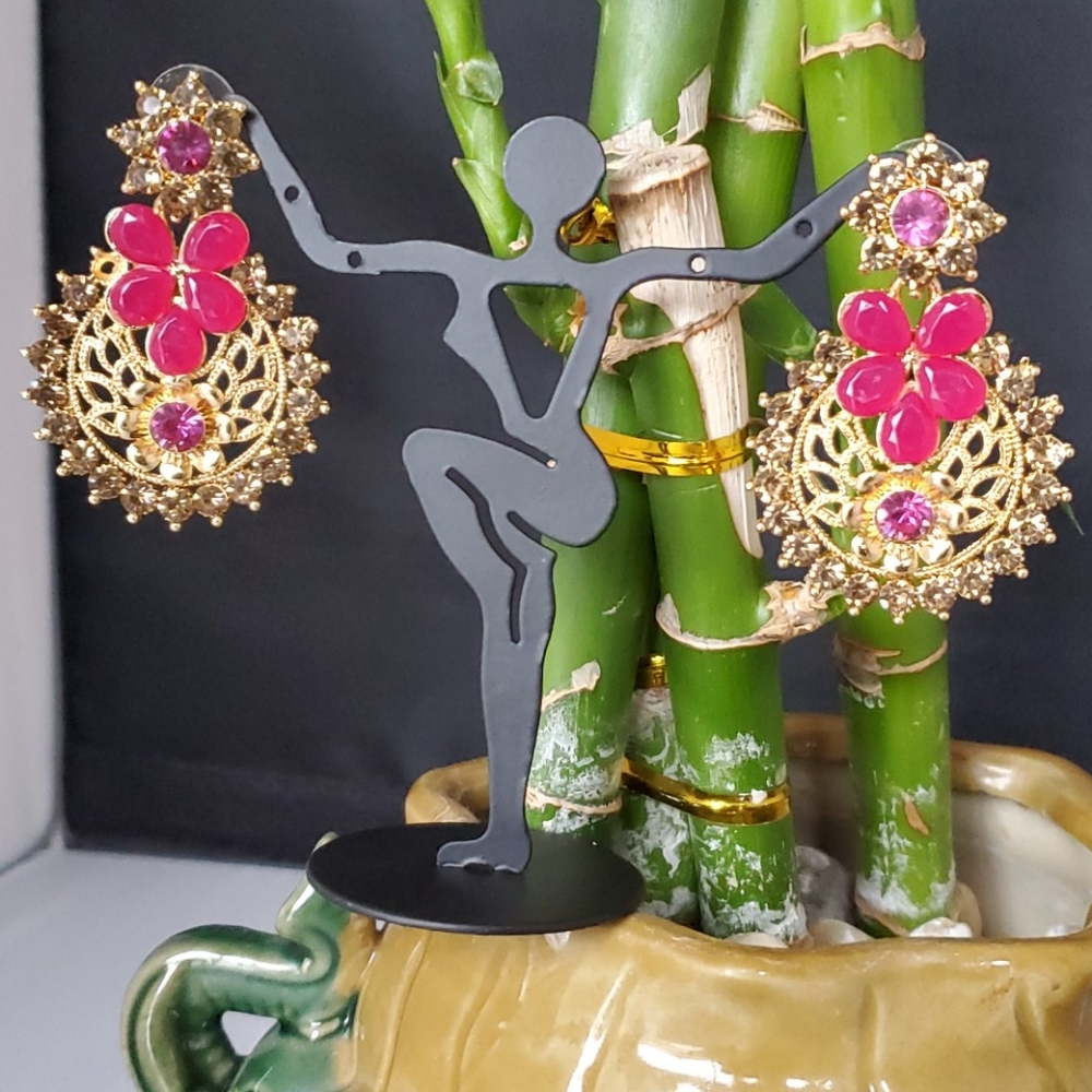 FANCY EARRING